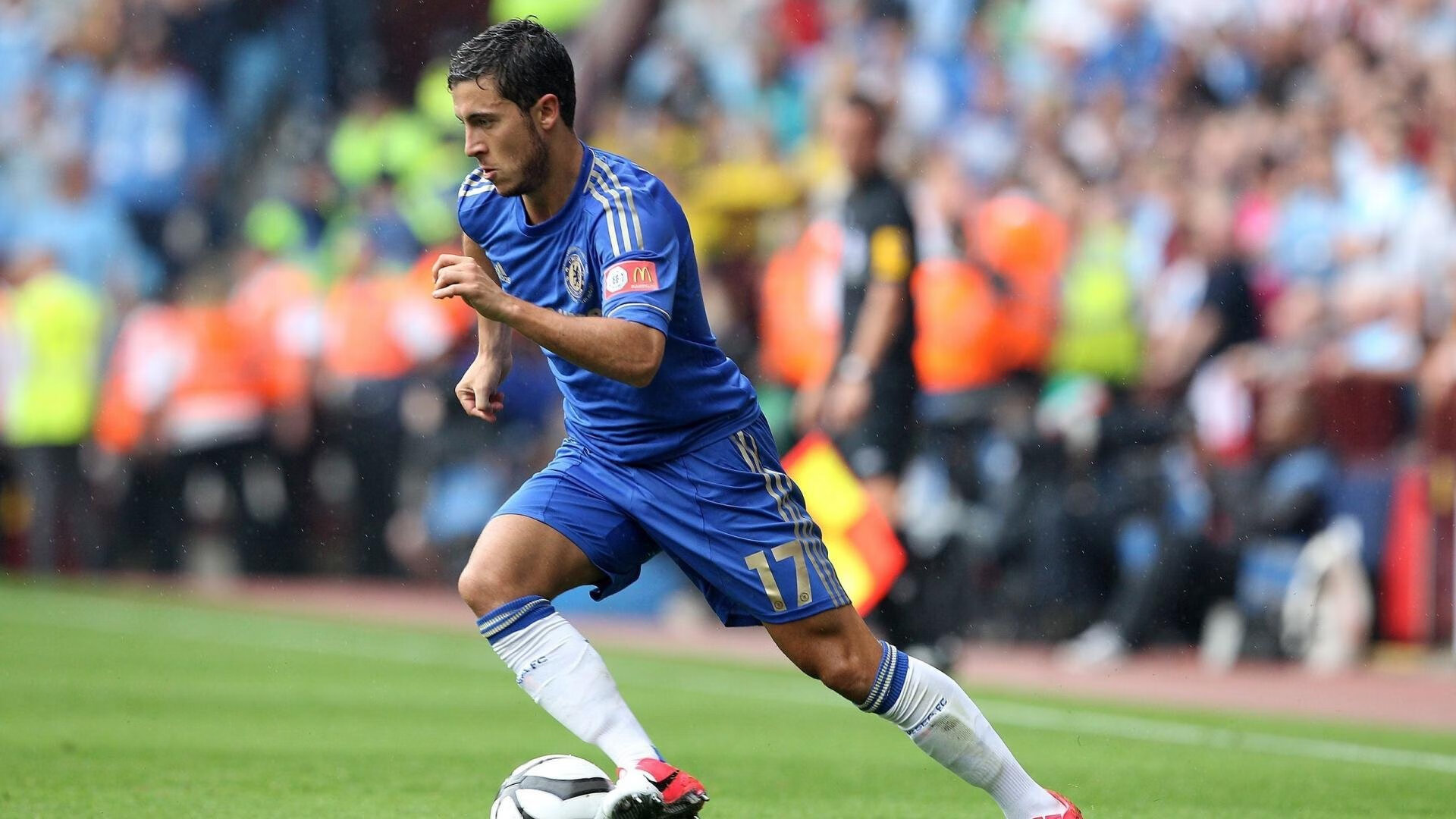 APP下载 LY Sports-英超球队防守阵型转换对比赛控球率的影响分析,英超攻防转换