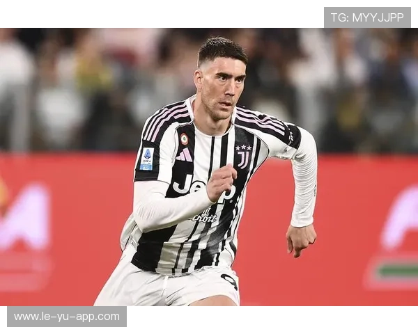 尤文弗拉霍维奇训练中背身做球简单有效