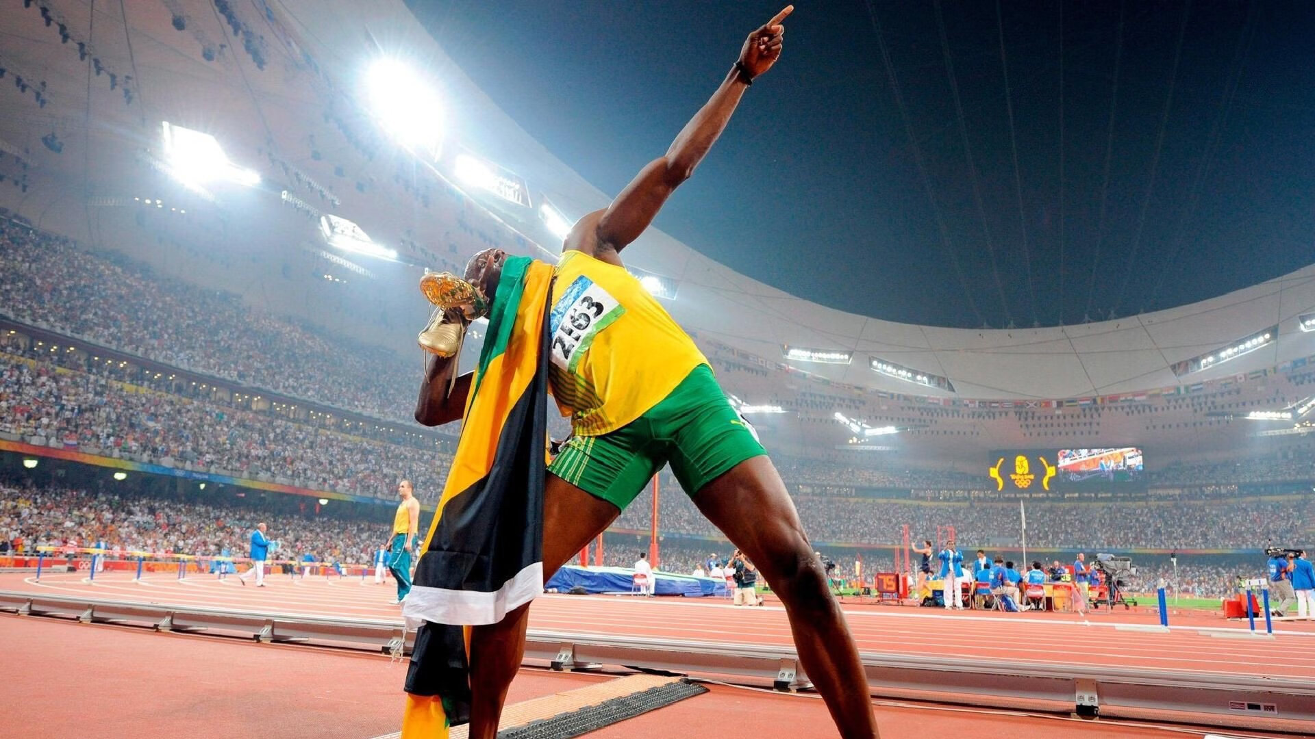 比赛前球员完成专项激活训练提升比赛状态进入节奏更快，球队赛前鼓励方式